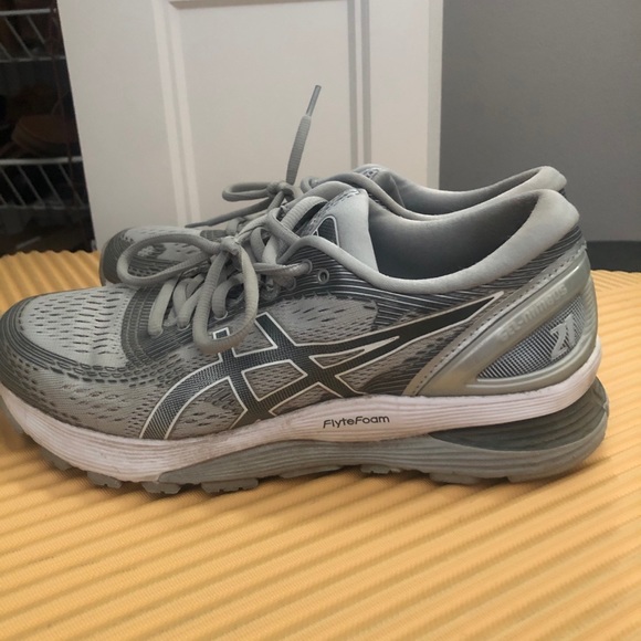 Asics - Picture 2 of 2